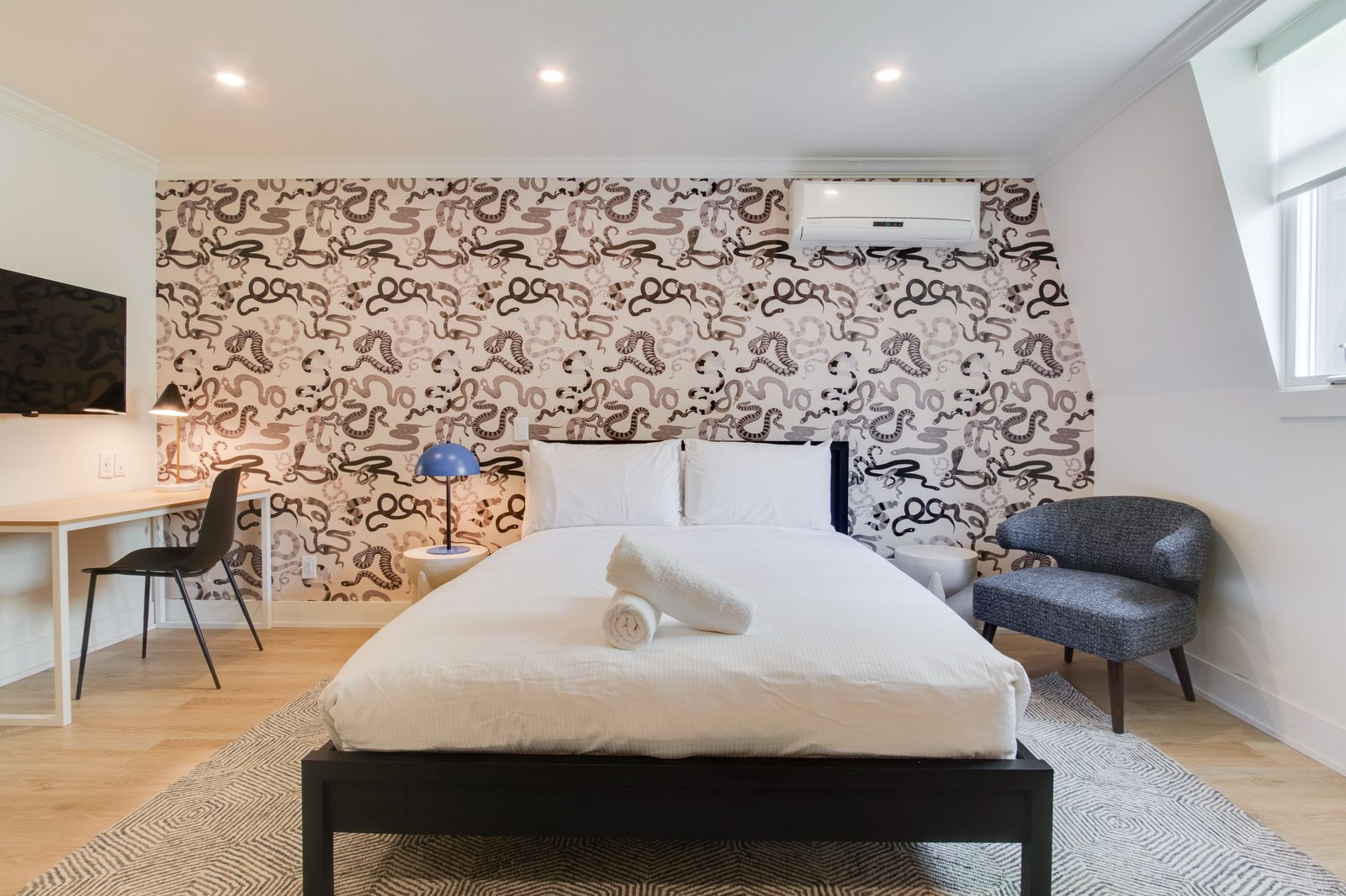 Snake room — bold wallpaper identity